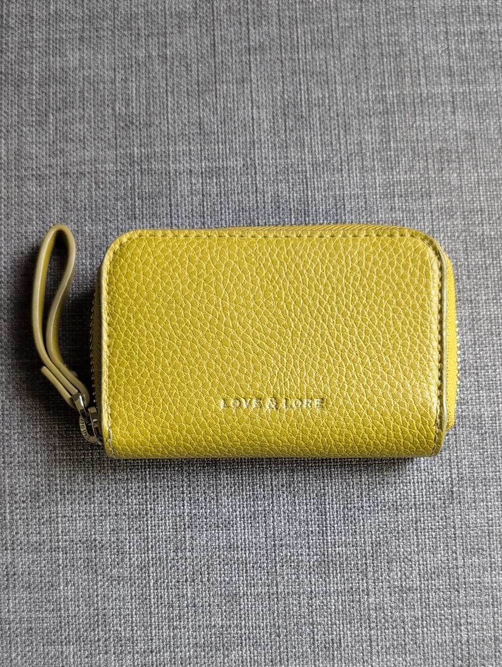 LOVE & LORE Pebbled Zip Key Wallet in Chartreuse